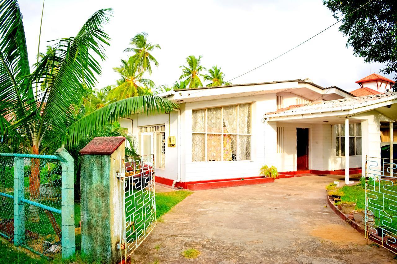 Aeroform Homestay Negombo Kültér fotó